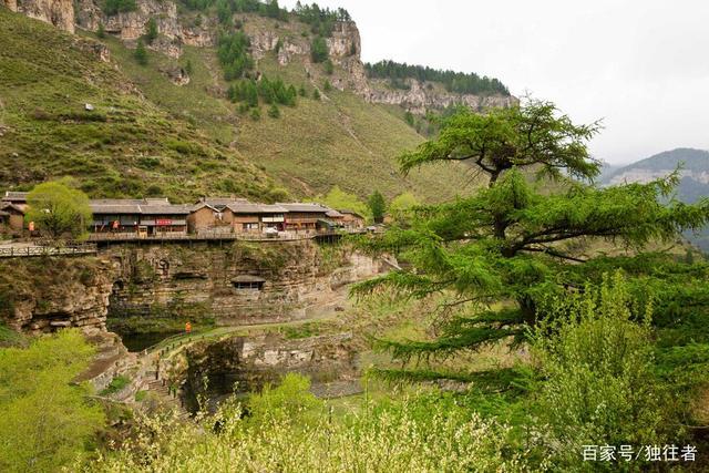 4、壶关县石崖山寨，这里是我国保存最完好的一处土族古村寨，也是典型的高寒山区，它是全国重点文物保护单位。